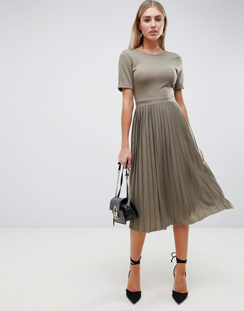 Pleated skirt midi dress