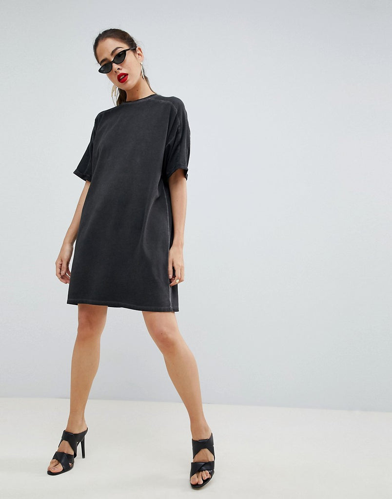 Dress with rolled sleeves and wash